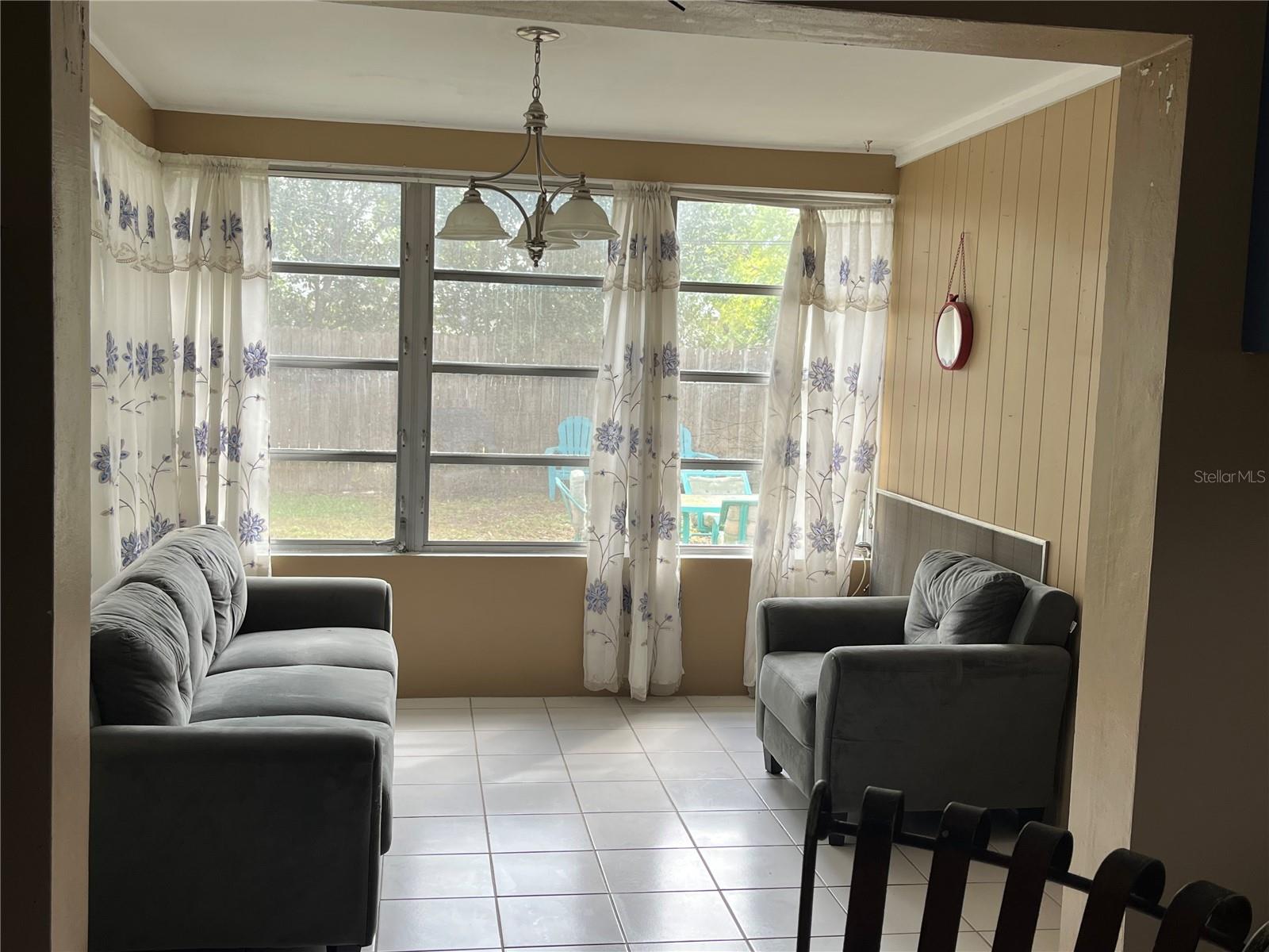 Image 11 of 20 For 10627 105th Street