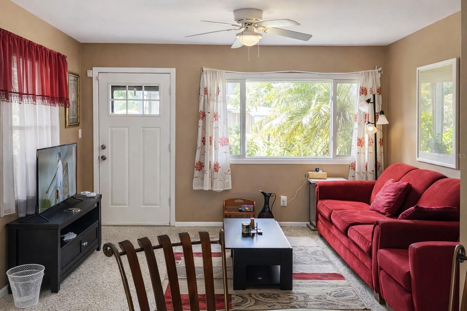 Image 3 of 20 For 10627 105th Street