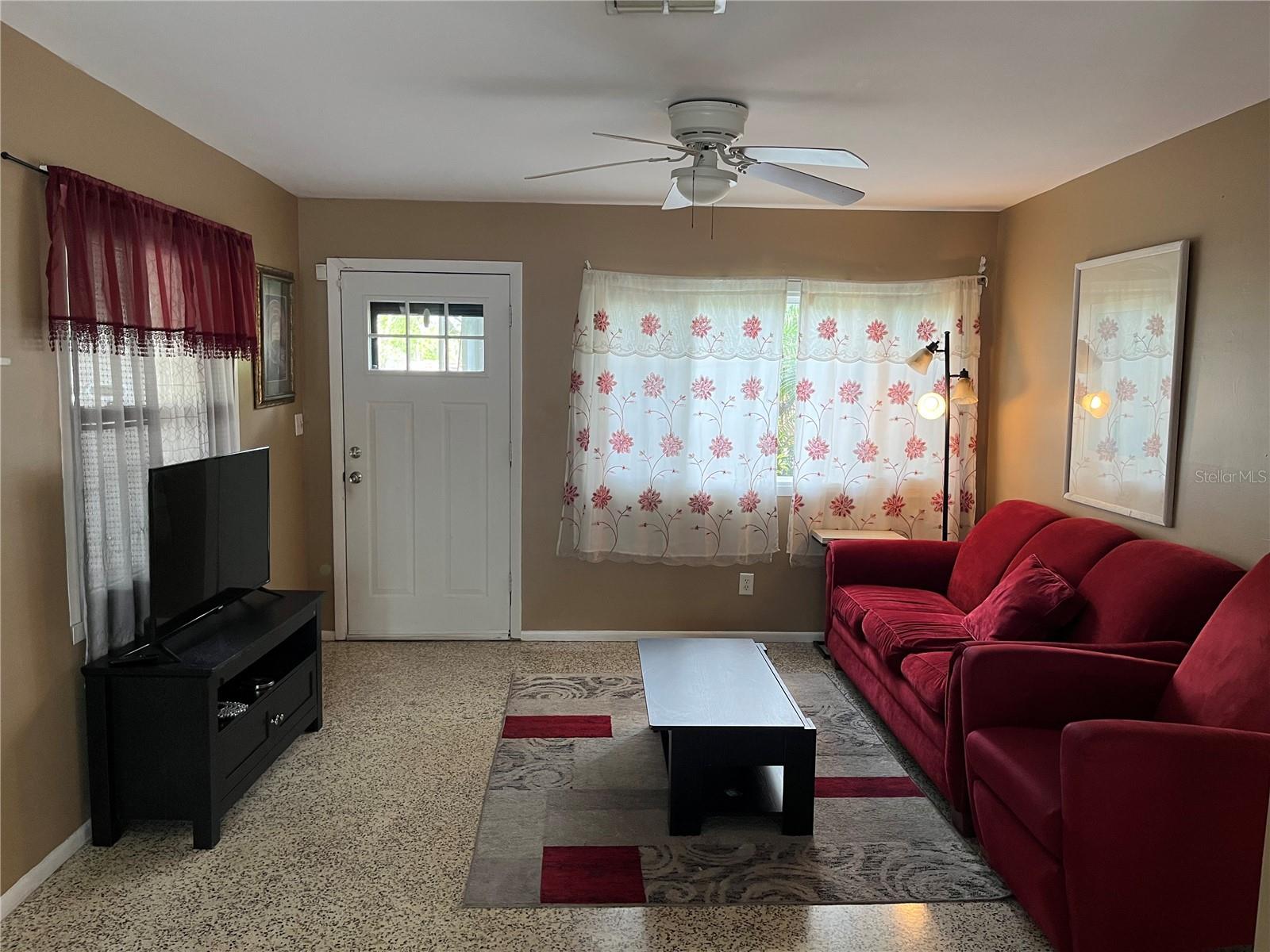 Image 5 of 20 For 10627 105th Street