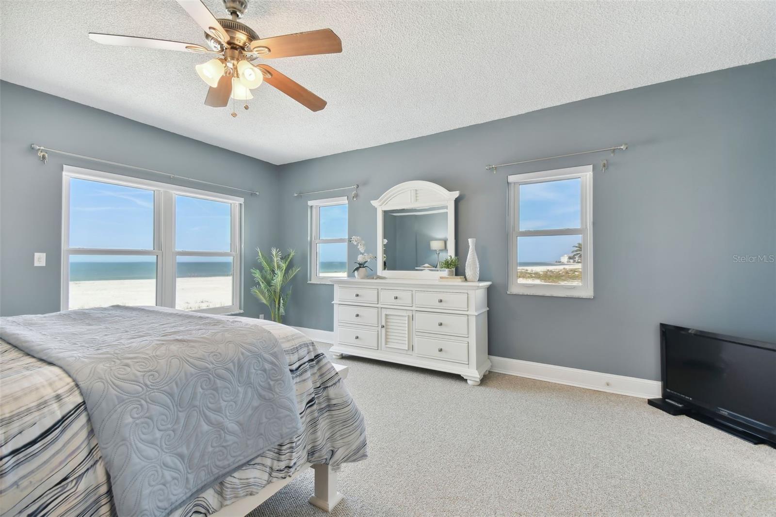 Image 33 of 56 For 4950 Gulf Boulevard 206