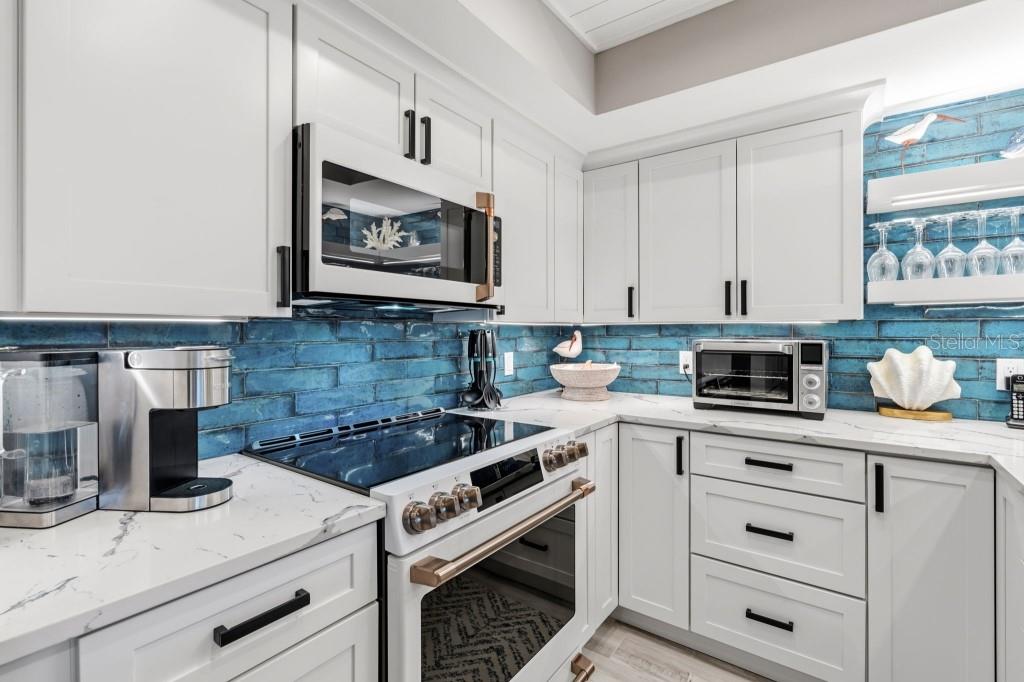 Image 11 of 64 For 2055 Gulf Of Mexico Drive G2-213