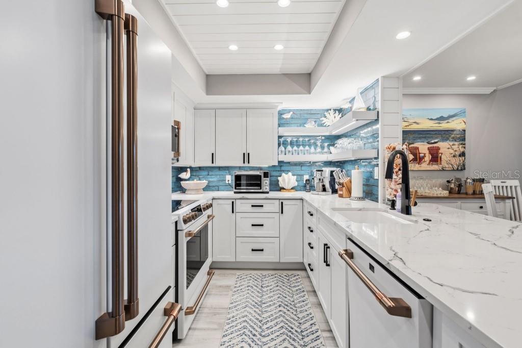 Image 8 of 64 For 2055 Gulf Of Mexico Drive G2-213