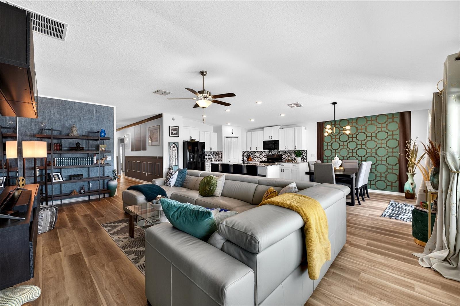 Image 19 of 78 For 3713 Romano Busciglio Street