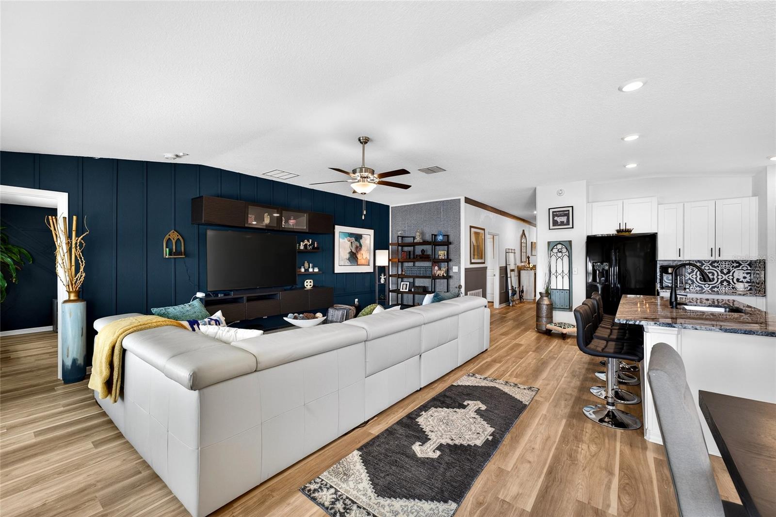 Image 20 of 78 For 3713 Romano Busciglio Street