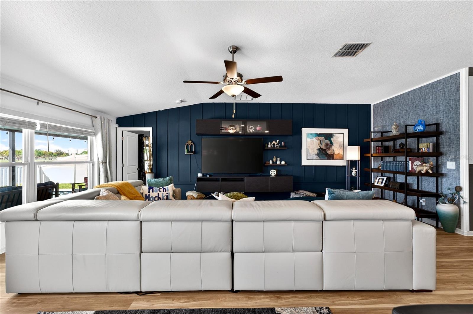 Image 22 of 78 For 3713 Romano Busciglio Street