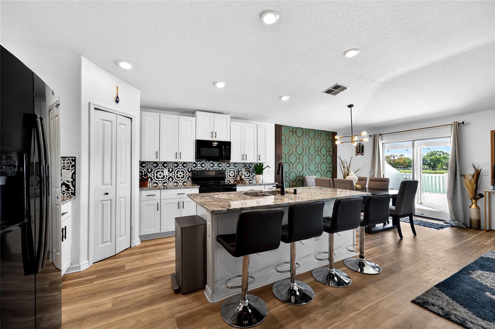 Image 23 of 78 For 3713 Romano Busciglio Street