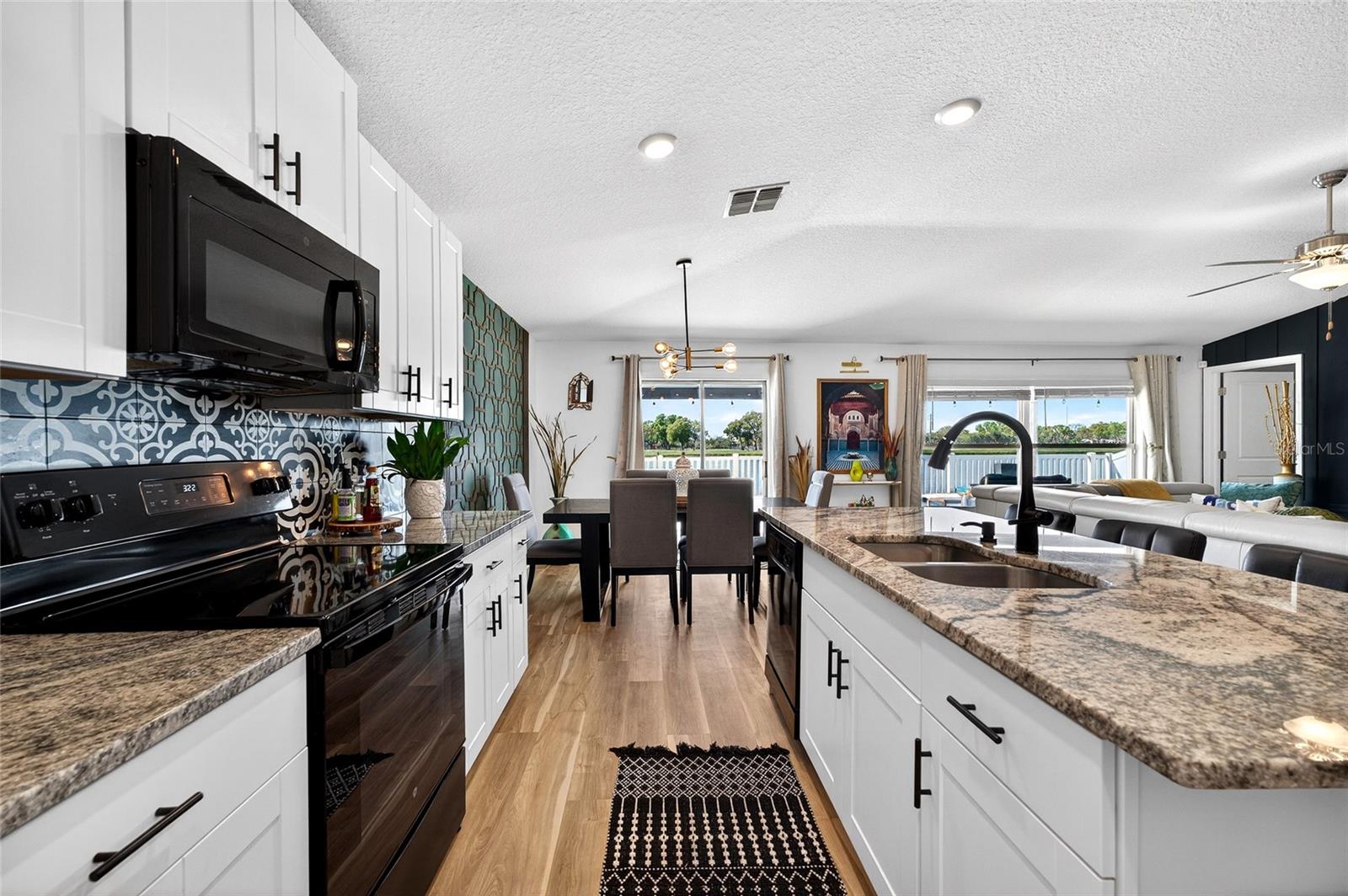 Image 24 of 78 For 3713 Romano Busciglio Street