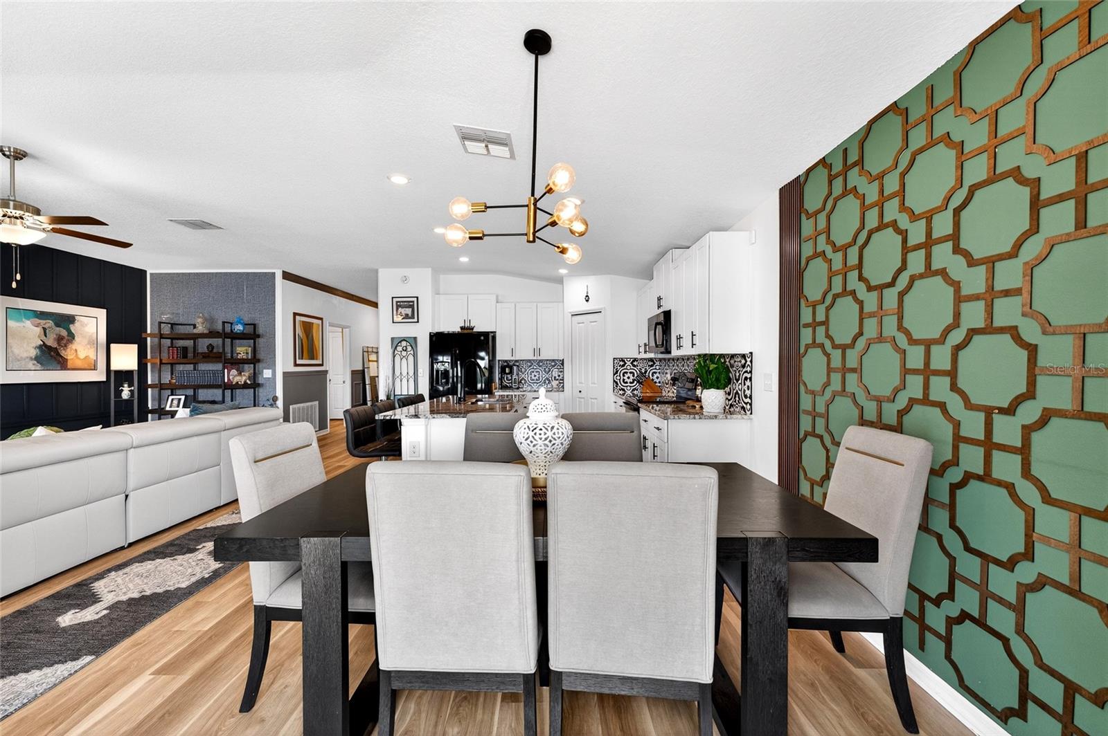 Image 29 of 78 For 3713 Romano Busciglio Street