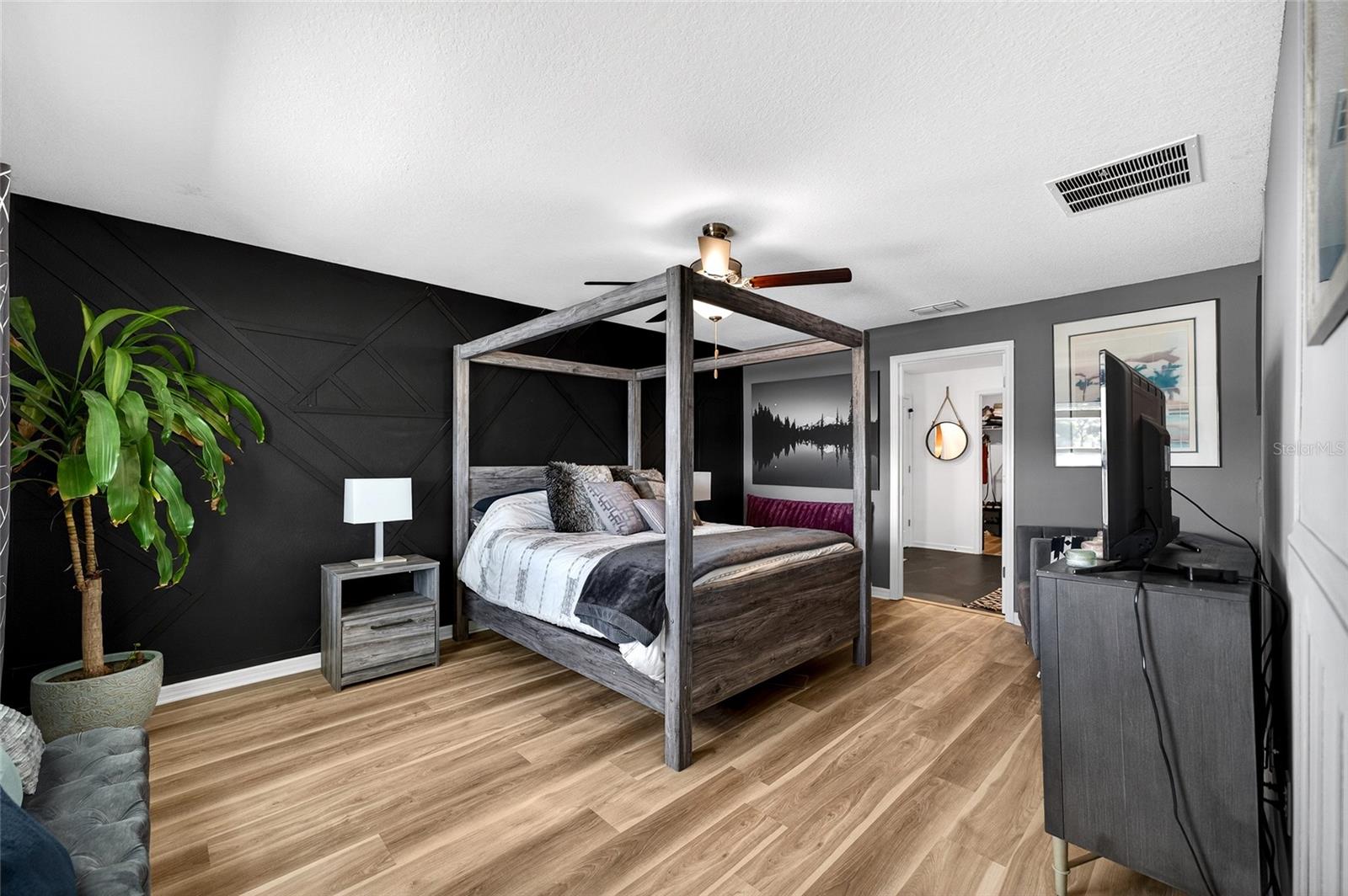 Image 30 of 78 For 3713 Romano Busciglio Street