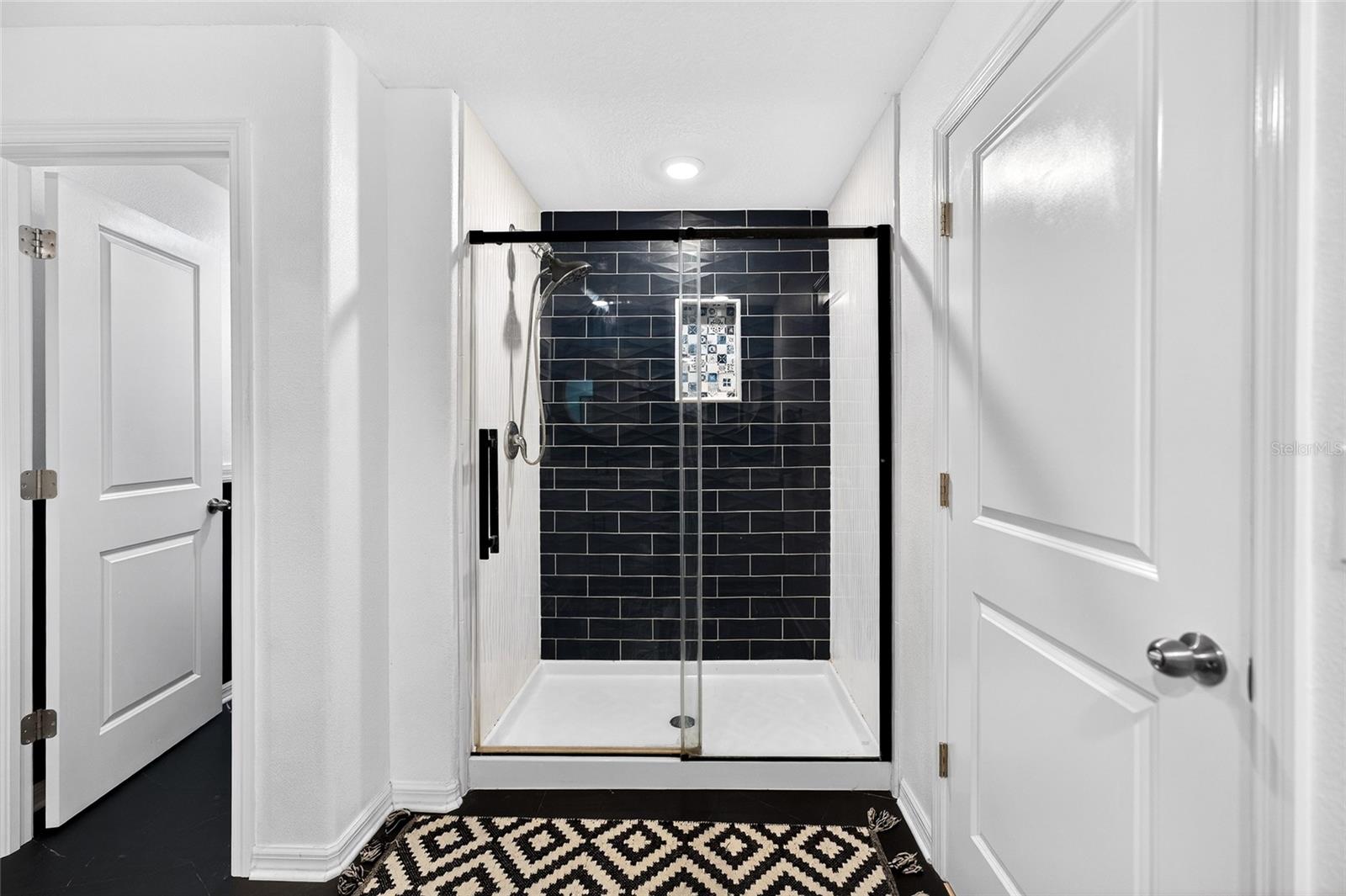 Image 37 of 78 For 3713 Romano Busciglio Street