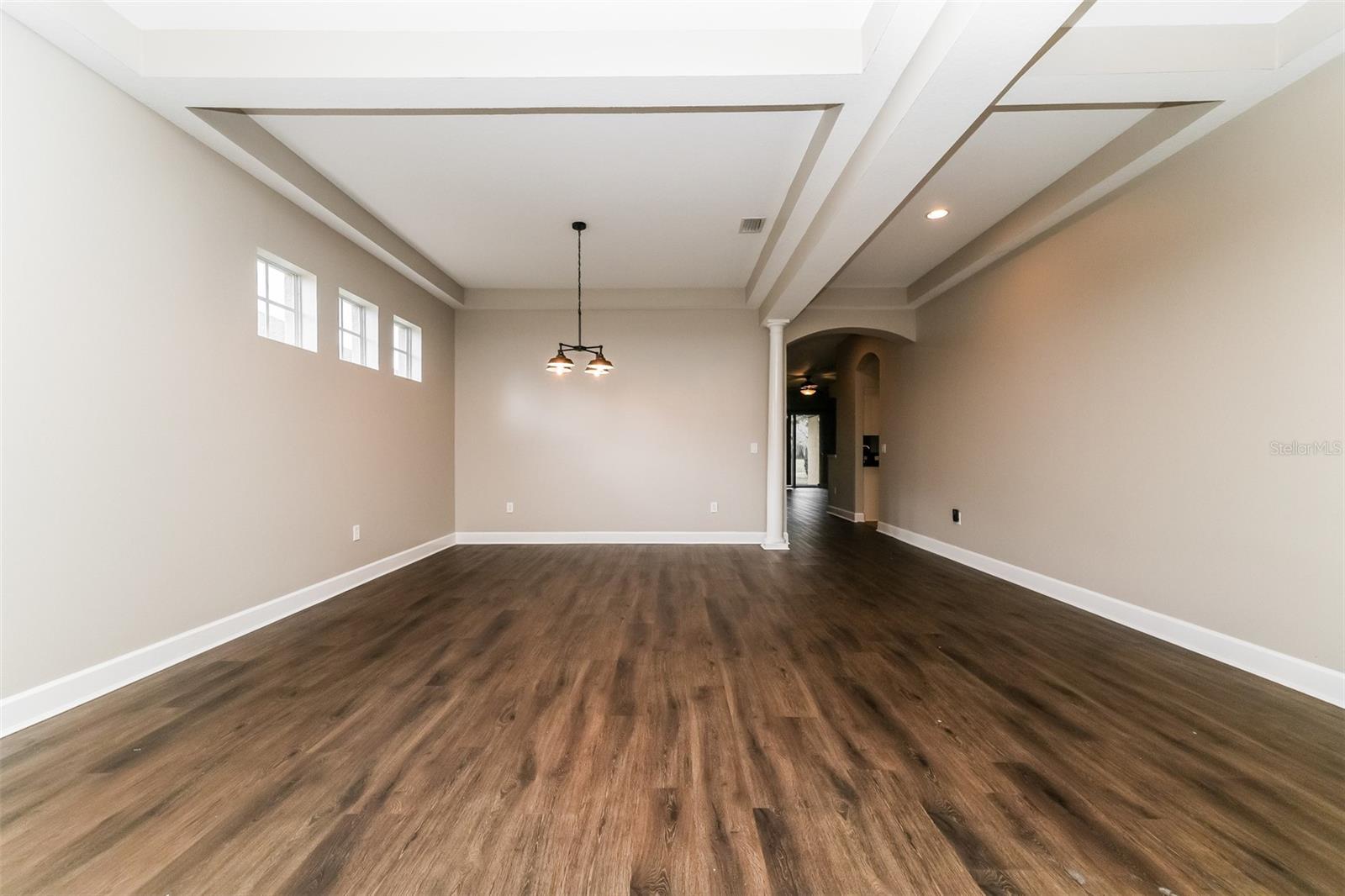 Image 10 of 39 For 8214 Lagerfeld Drive