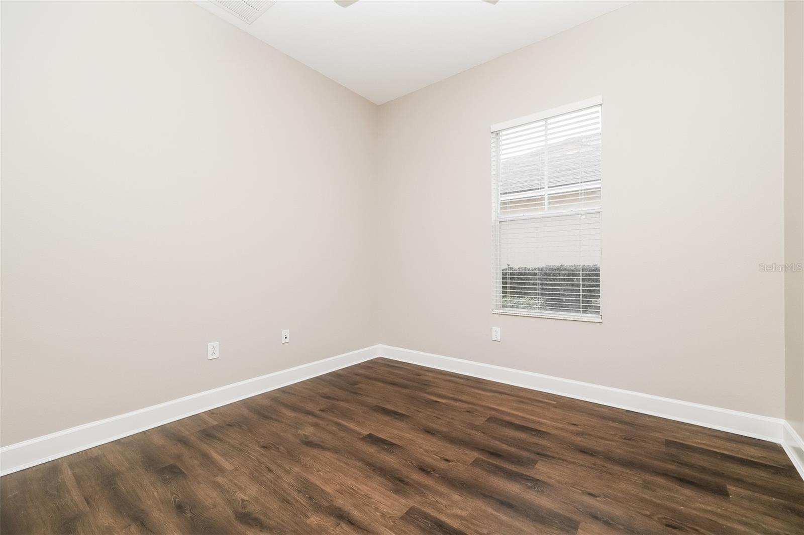 Image 23 of 39 For 8214 Lagerfeld Drive