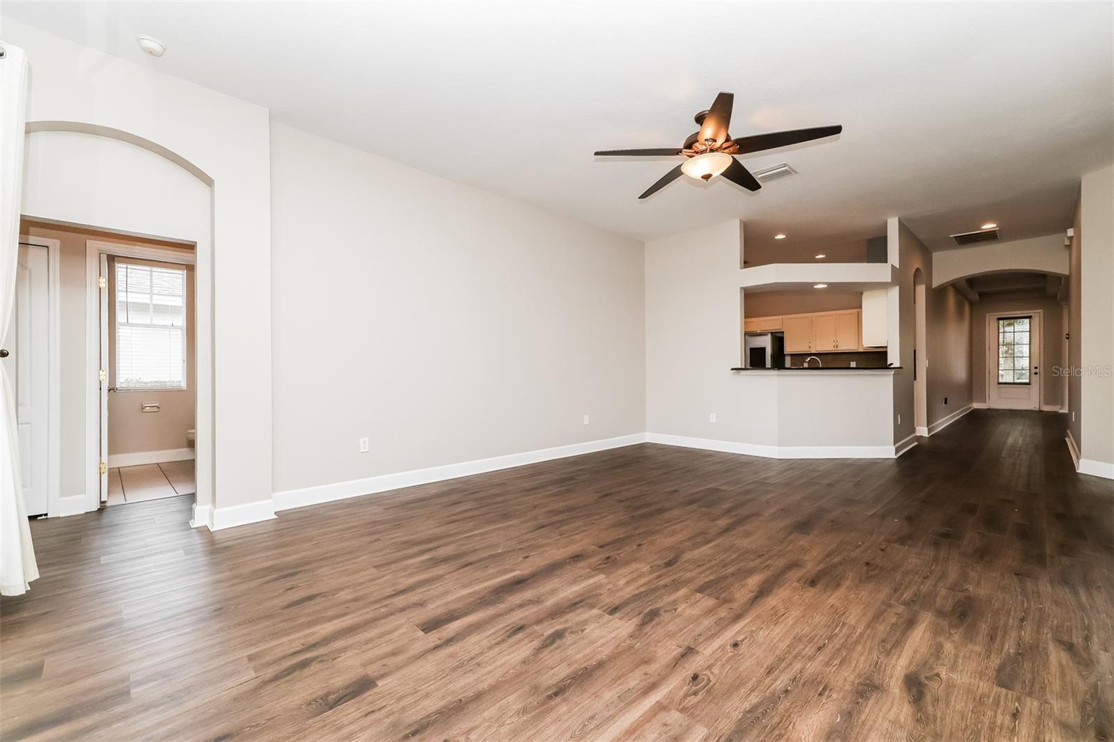 Image 5 of 39 For 8214 Lagerfeld Drive