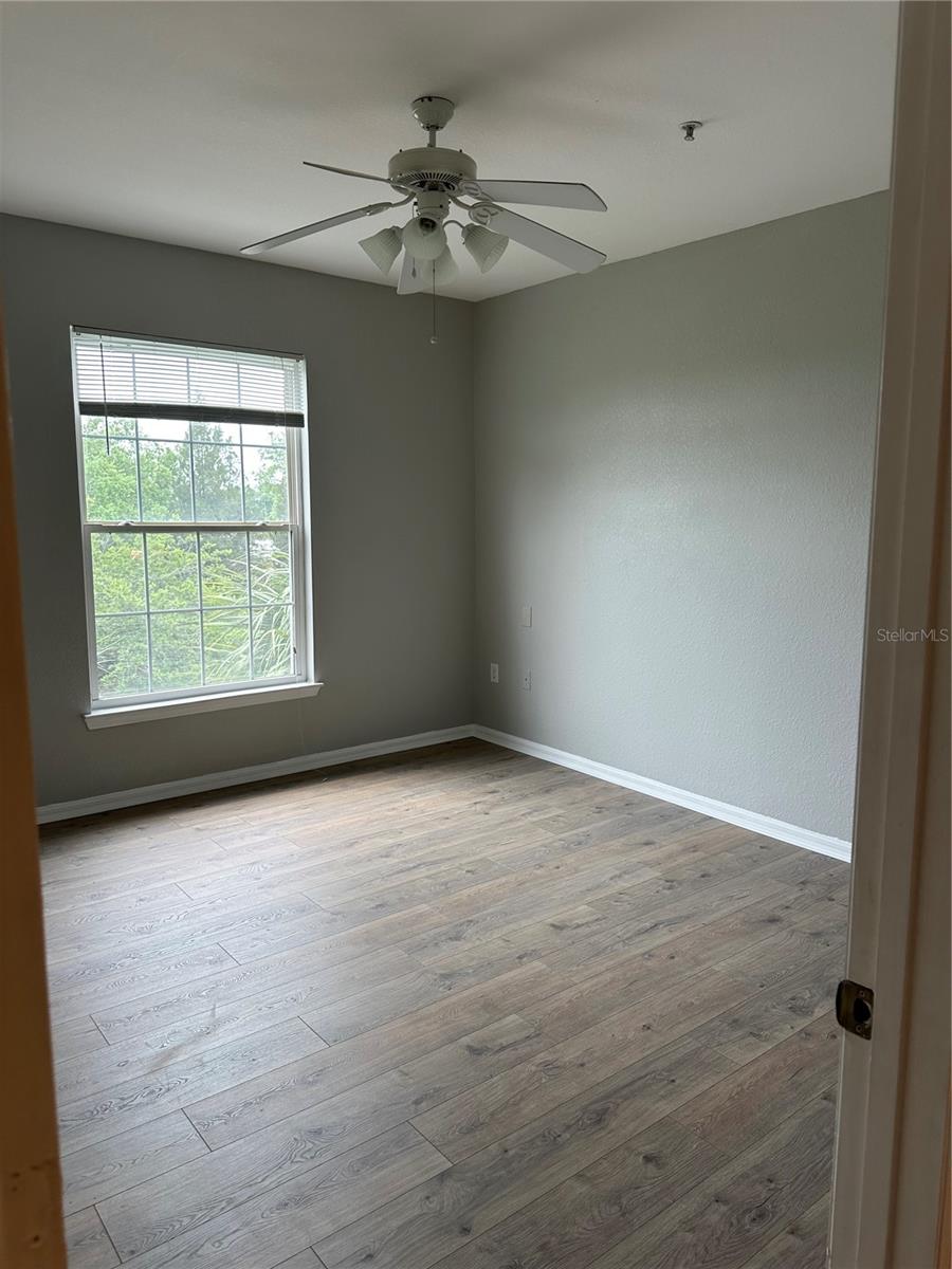 Image 18 of 21 For 2407 Courtney Meadows Court 302