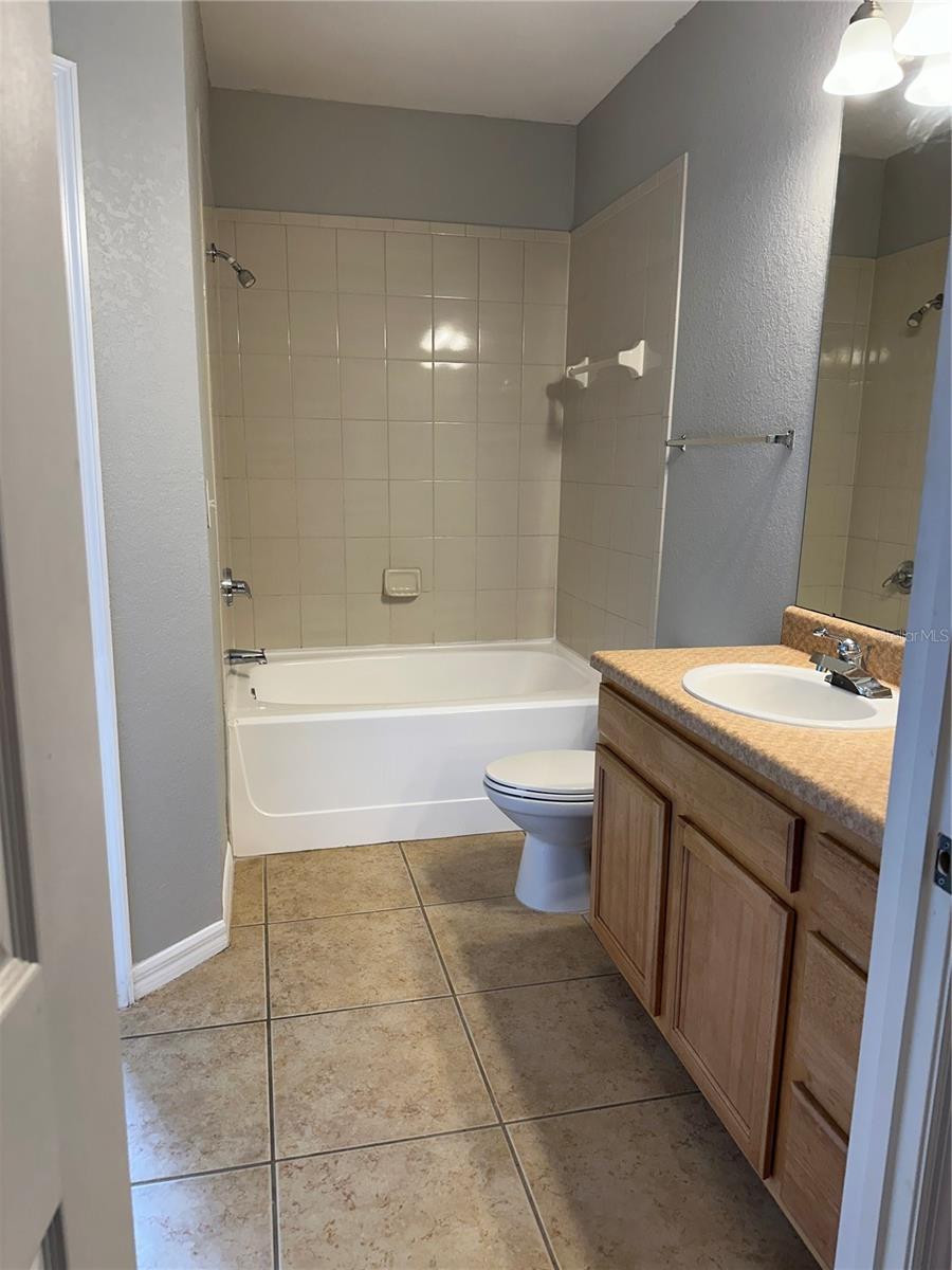 Image 19 of 21 For 2407 Courtney Meadows Court 302