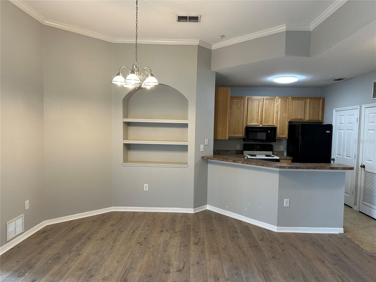 Image 7 of 21 For 2407 Courtney Meadows Court 302