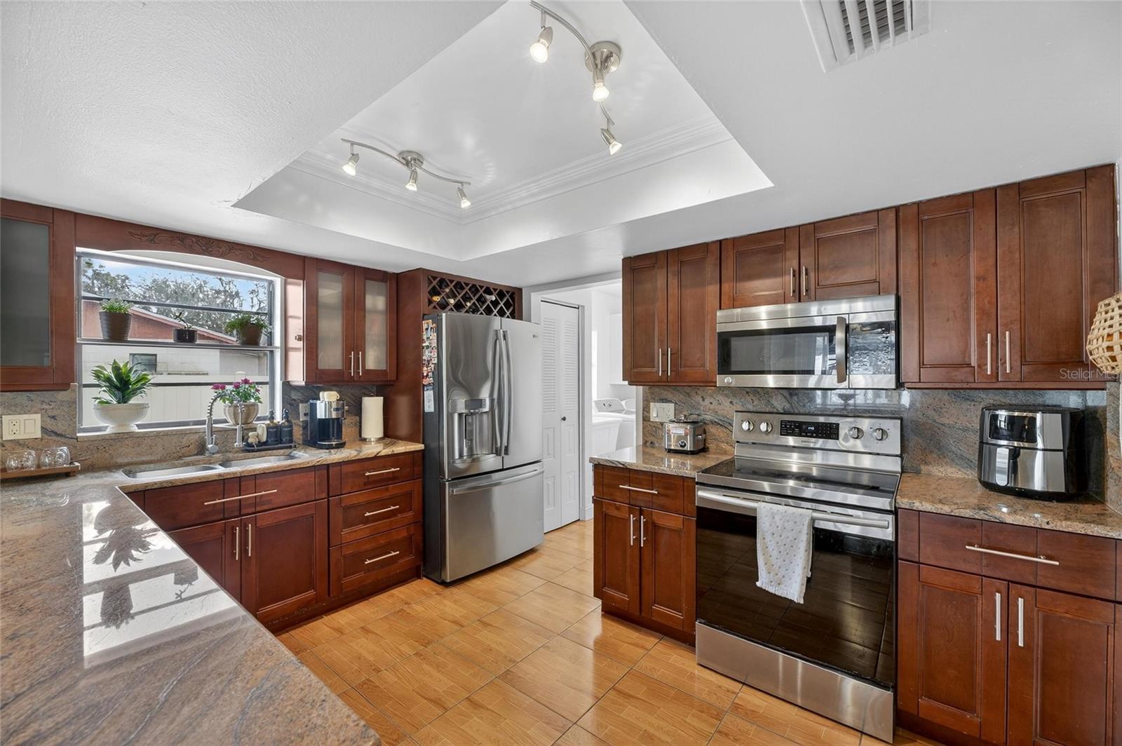 Listing photo id 9 for 522 Wynnwood Drive