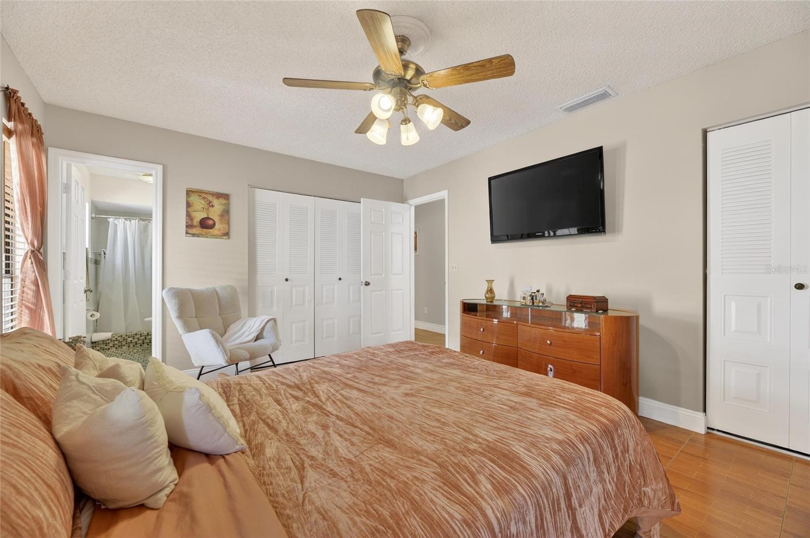 Listing photo id 17 for 522 Wynnwood Drive