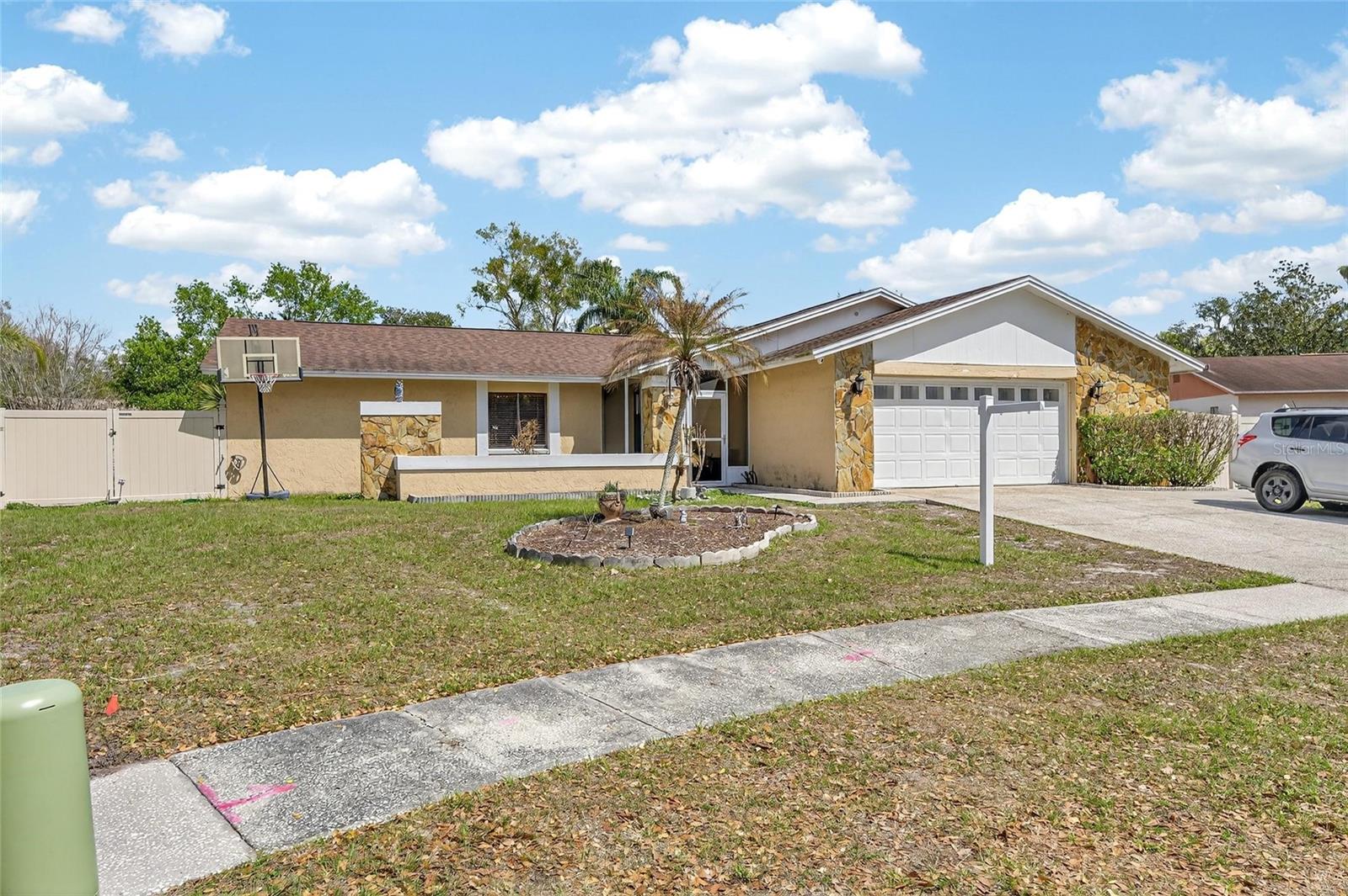 Listing photo id 0 for 522 Wynnwood Drive