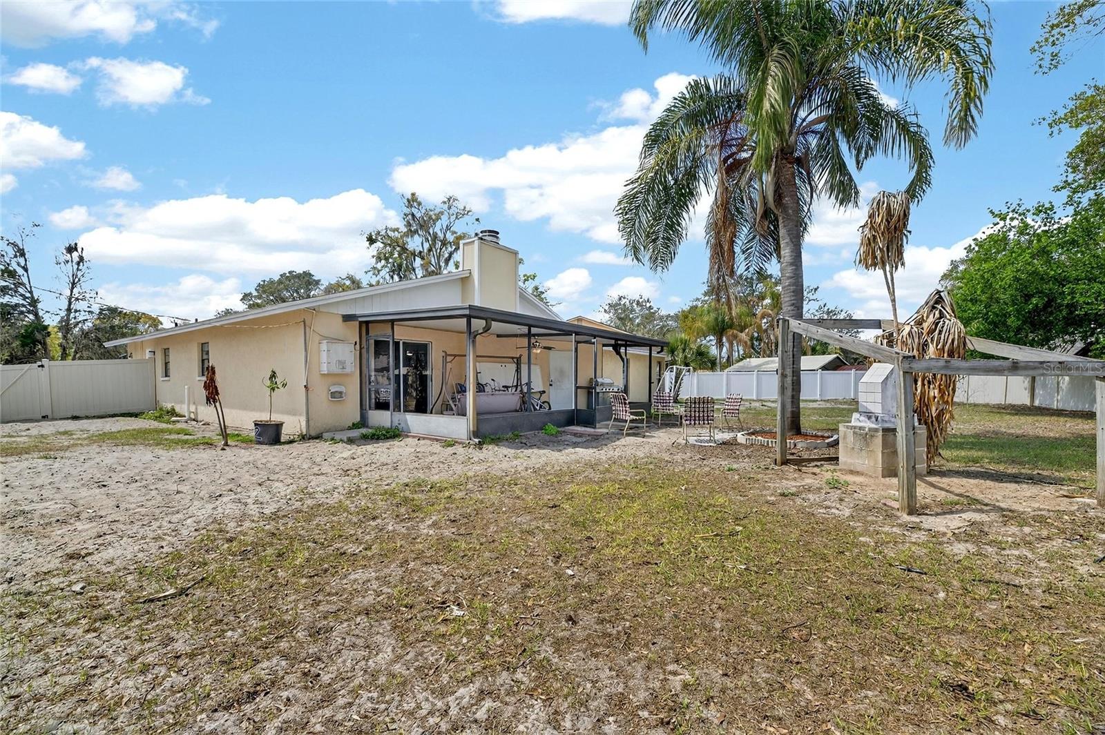 Listing photo id 34 for 522 Wynnwood Drive