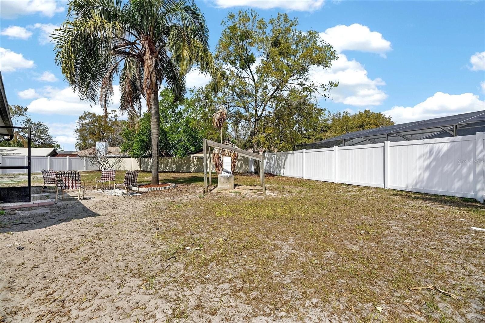 Listing photo id 35 for 522 Wynnwood Drive