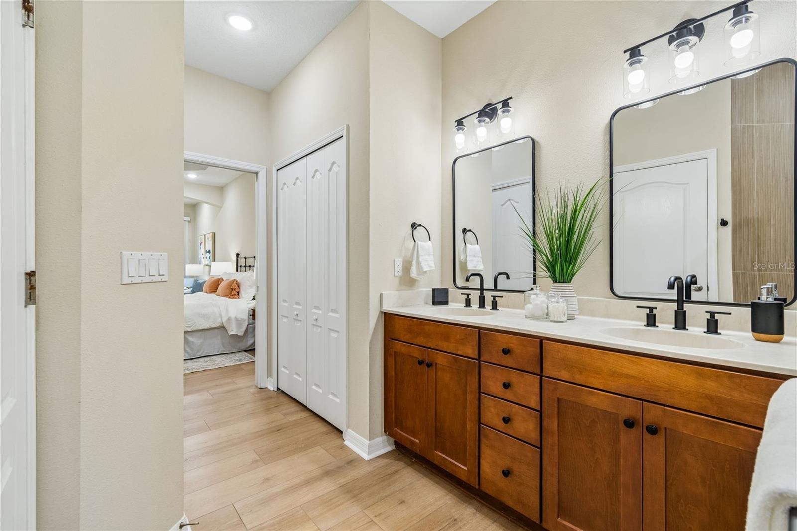 Image 38 of 77 For 7533 Deer Path Lane