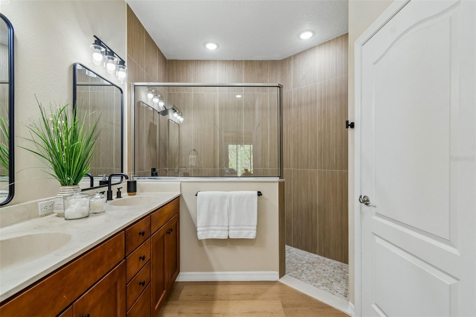 Image 39 of 77 For 7533 Deer Path Lane