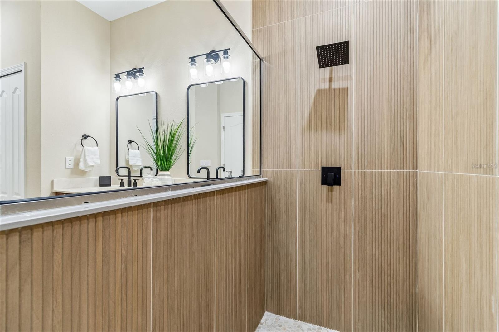 Image 8 of 77 For 7533 Deer Path Lane