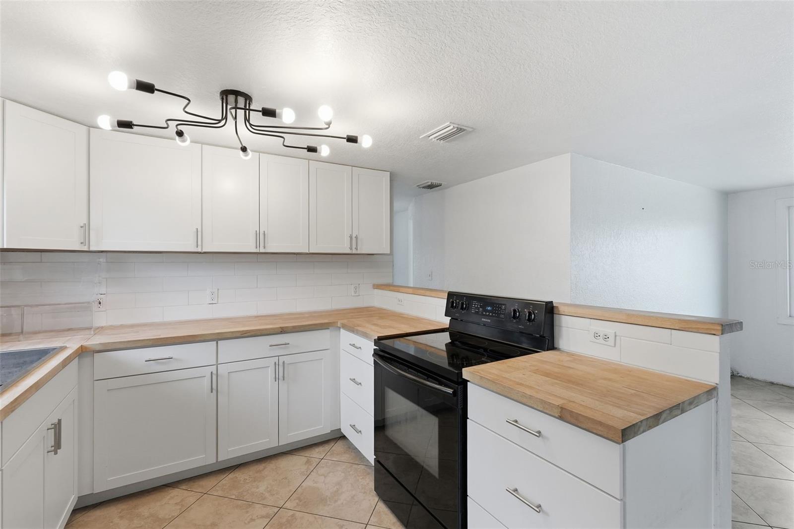 Image 7 of 43 For 5421 64th Avenue N