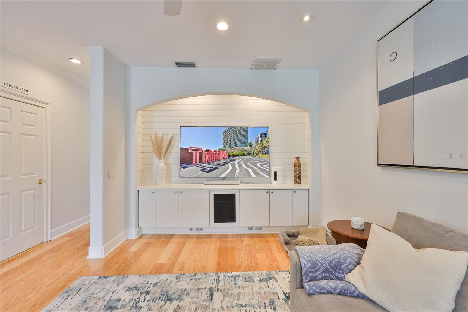 Image 10 of 47 For 3925 Vasconia Street