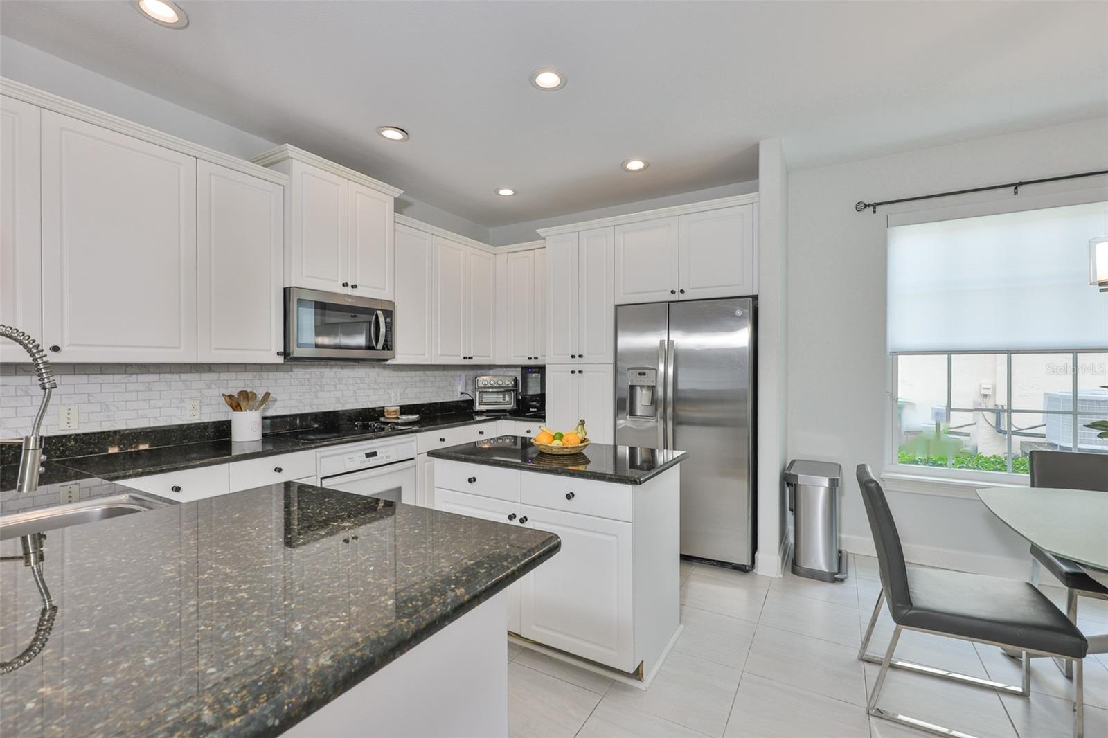 Image 13 of 47 For 3925 Vasconia Street