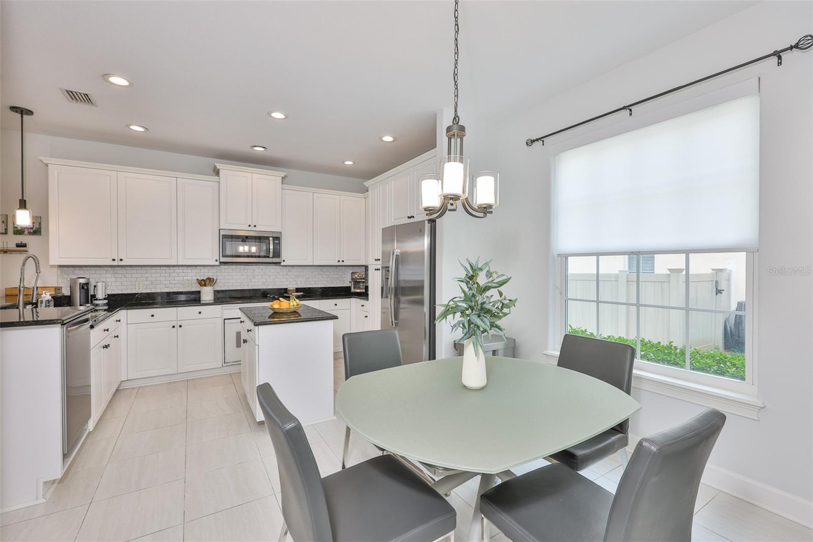 Image 14 of 47 For 3925 Vasconia Street