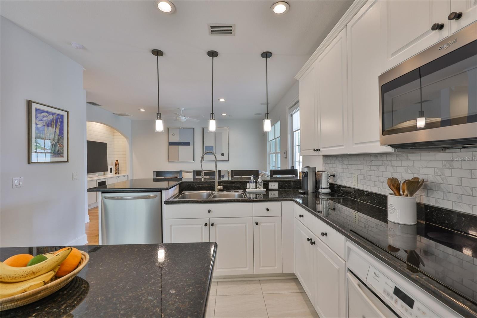 Image 17 of 47 For 3925 Vasconia Street