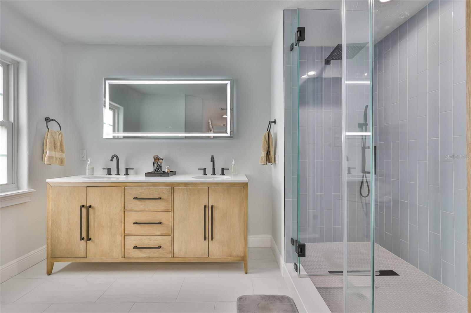 Image 25 of 47 For 3925 Vasconia Street