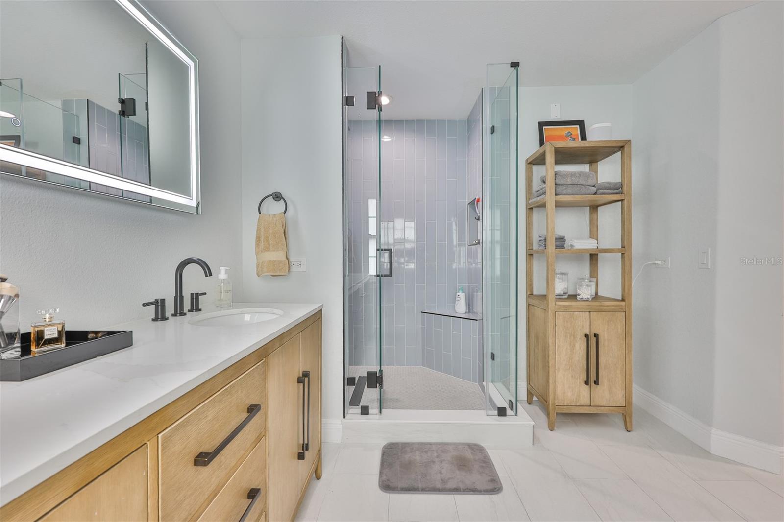 Image 26 of 47 For 3925 Vasconia Street