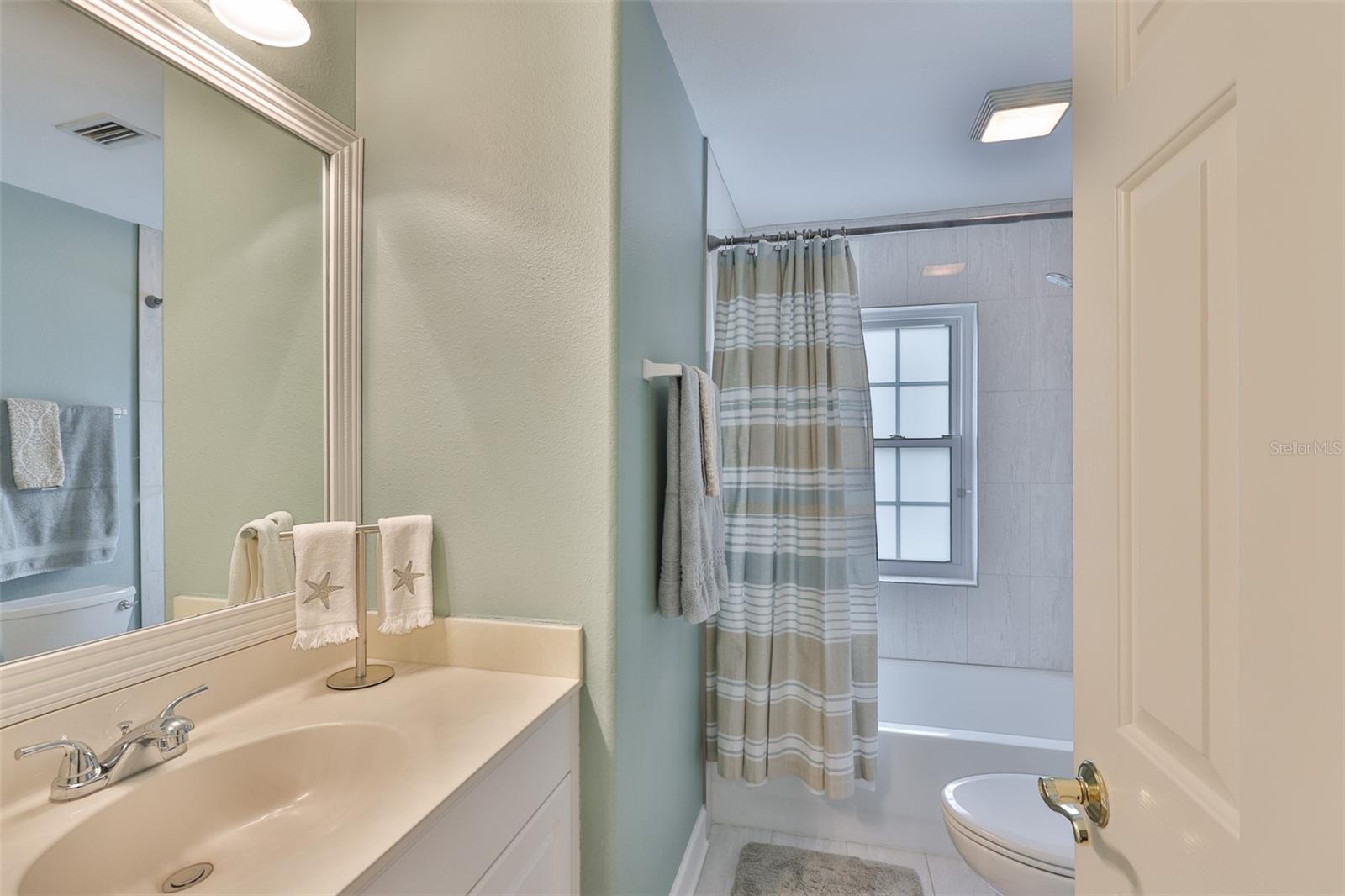 Image 31 of 47 For 3925 Vasconia Street