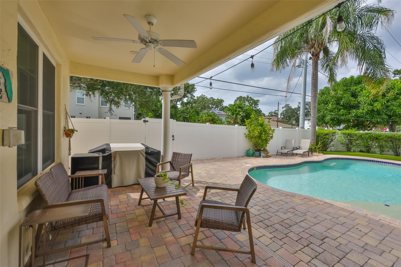 Image 33 of 47 For 3925 Vasconia Street