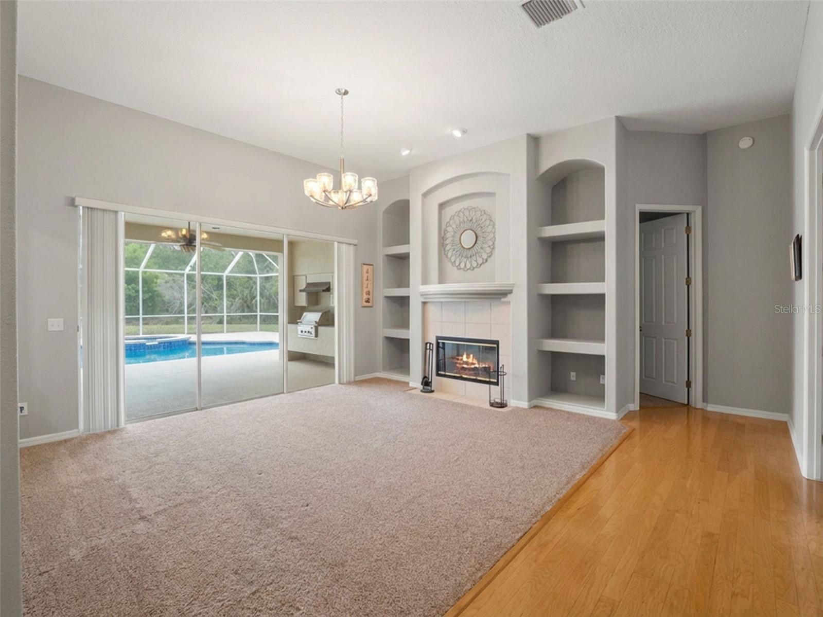 Listing photo id 9 for 17923 Arbor Greene Drive