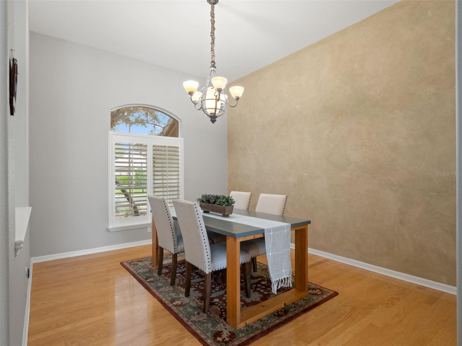 Listing photo id 10 for 17923 Arbor Greene Drive