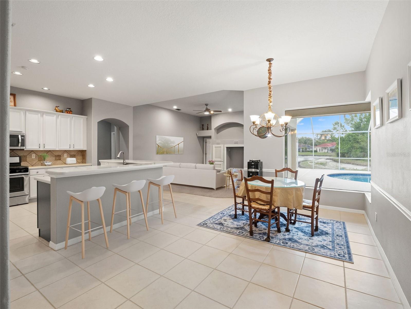 Listing photo id 12 for 17923 Arbor Greene Drive