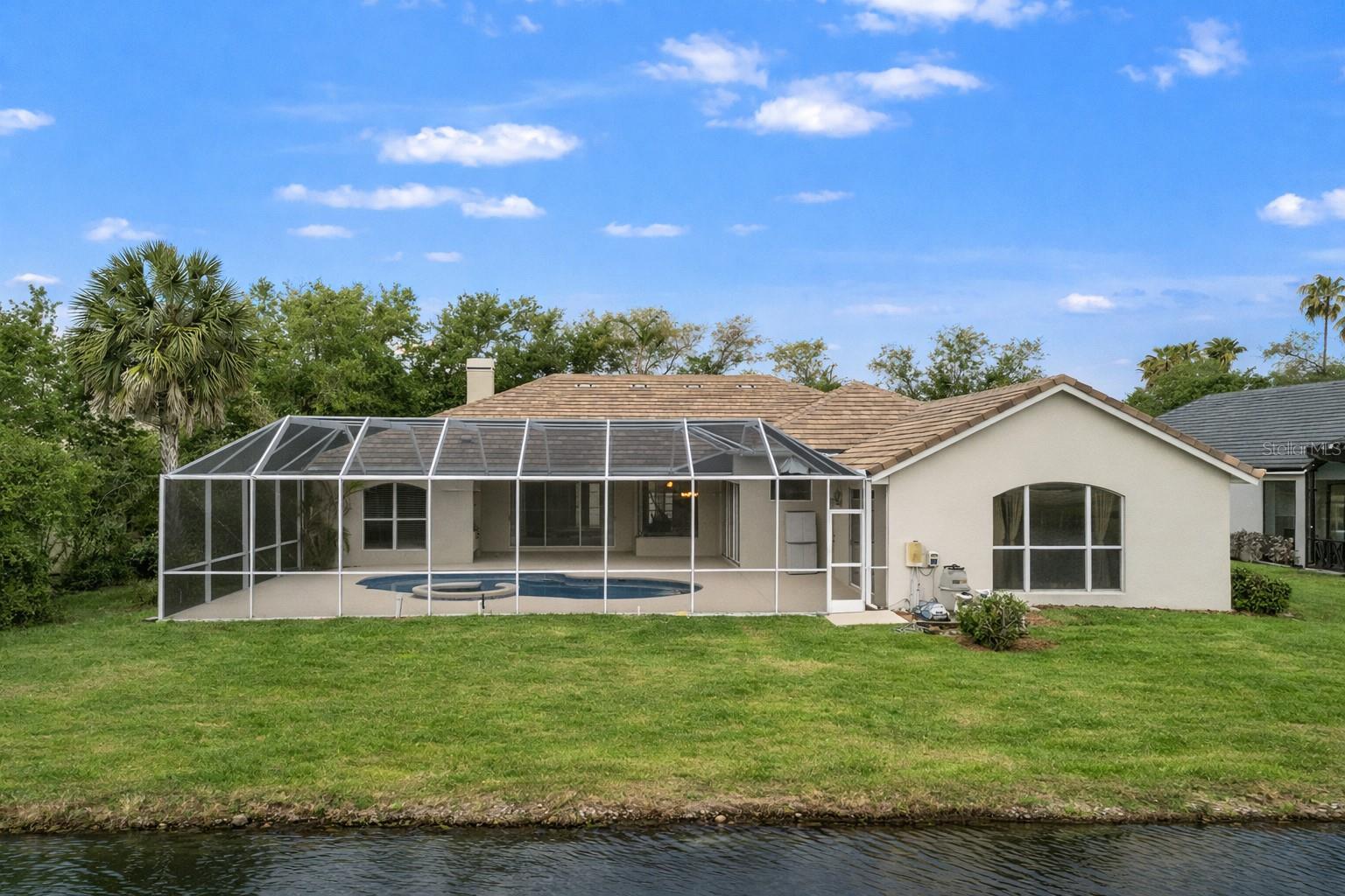 Listing photo id 1 for 17923 Arbor Greene Drive