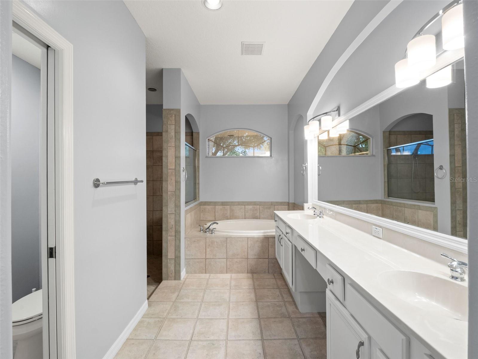 Listing photo id 29 for 17923 Arbor Greene Drive