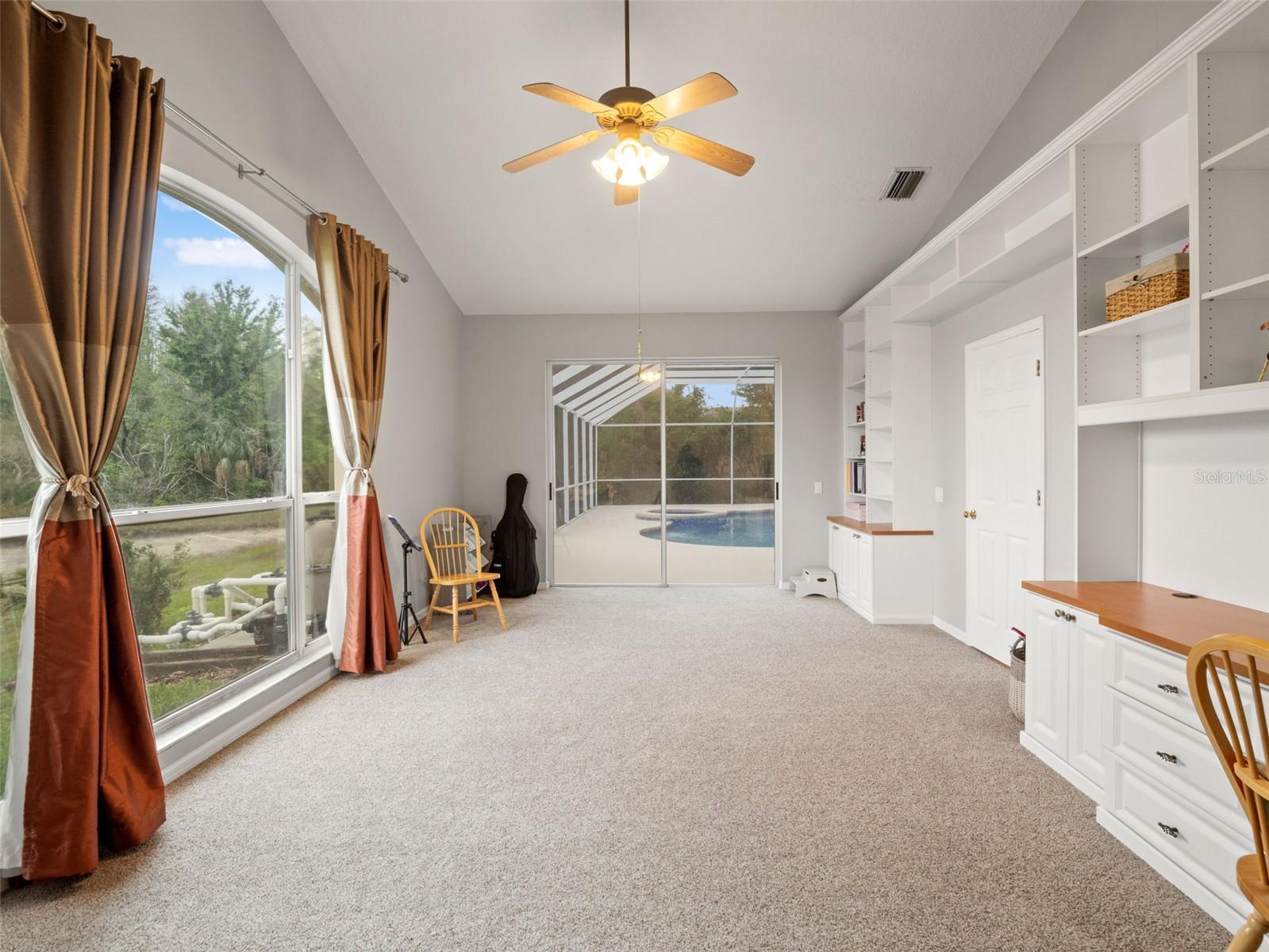 Listing photo id 41 for 17923 Arbor Greene Drive