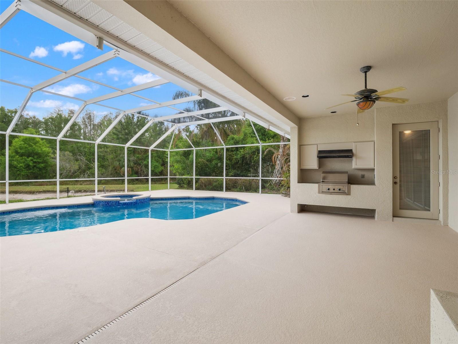 Listing photo id 44 for 17923 Arbor Greene Drive