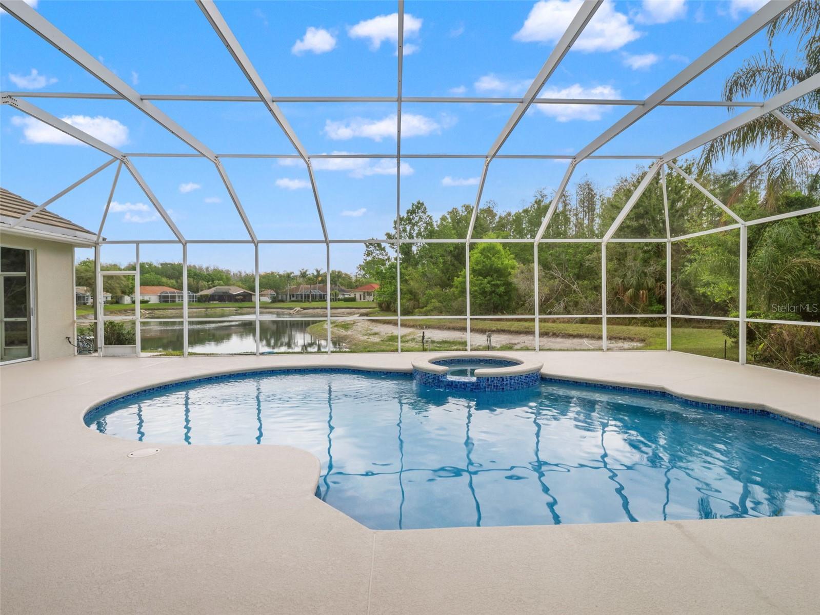 Listing photo id 45 for 17923 Arbor Greene Drive