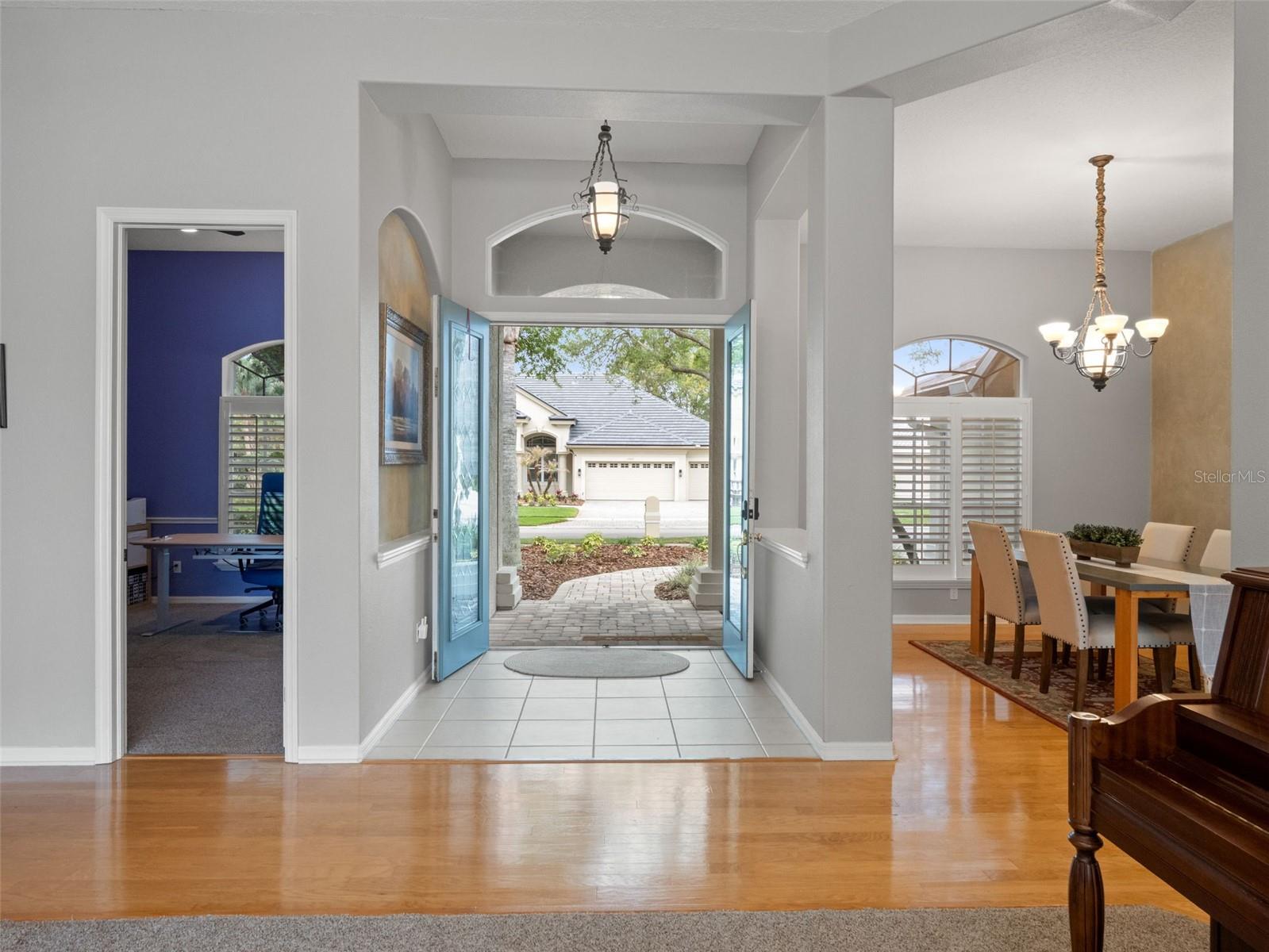 Listing photo id 3 for 17923 Arbor Greene Drive