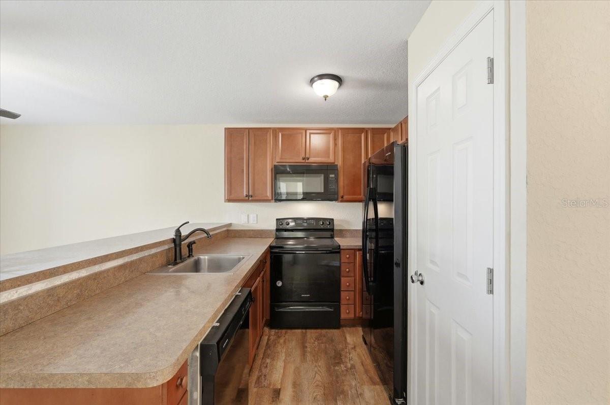 Image 11 of 30 For 205 Westwood Avenue