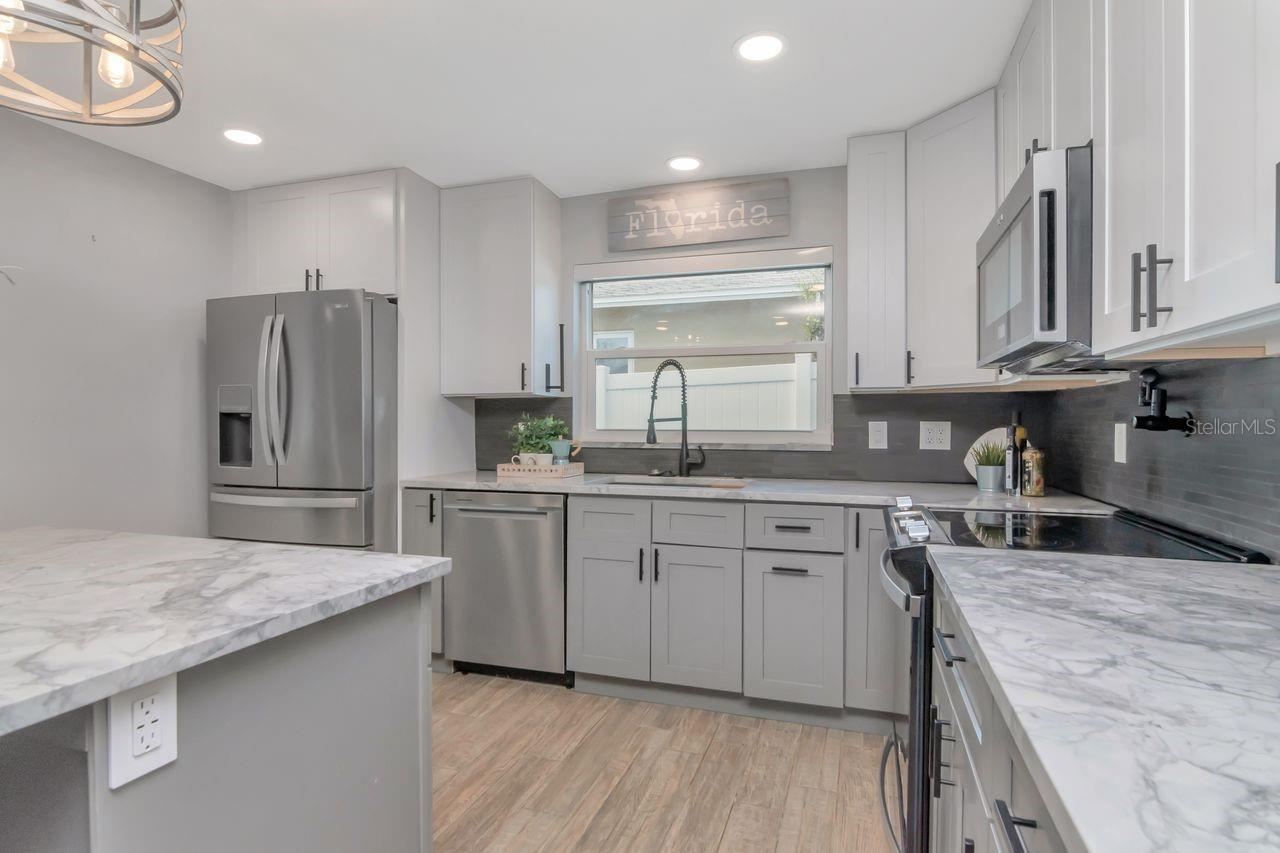 Image 25 of 70 For 372 Westwinds Drive