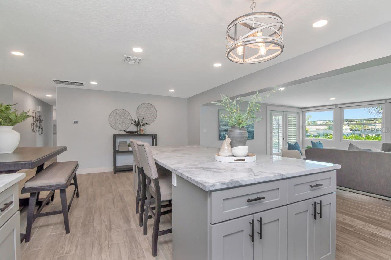 Image 26 of 70 For 372 Westwinds Drive