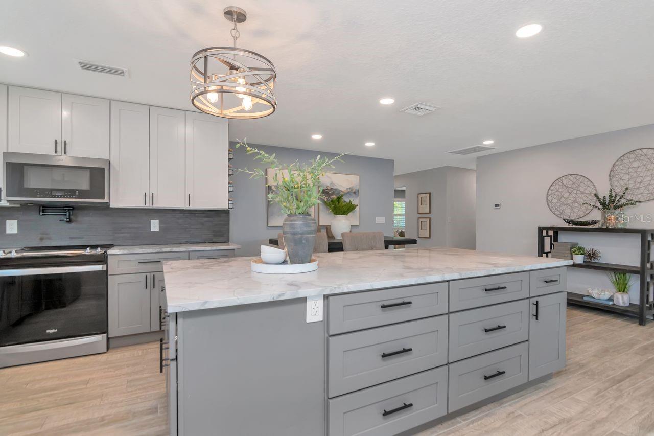 Image 27 of 70 For 372 Westwinds Drive